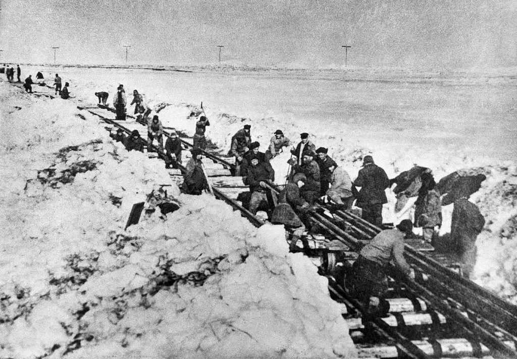 7574723-tomasz-kizny-gulag-instytut.jpg