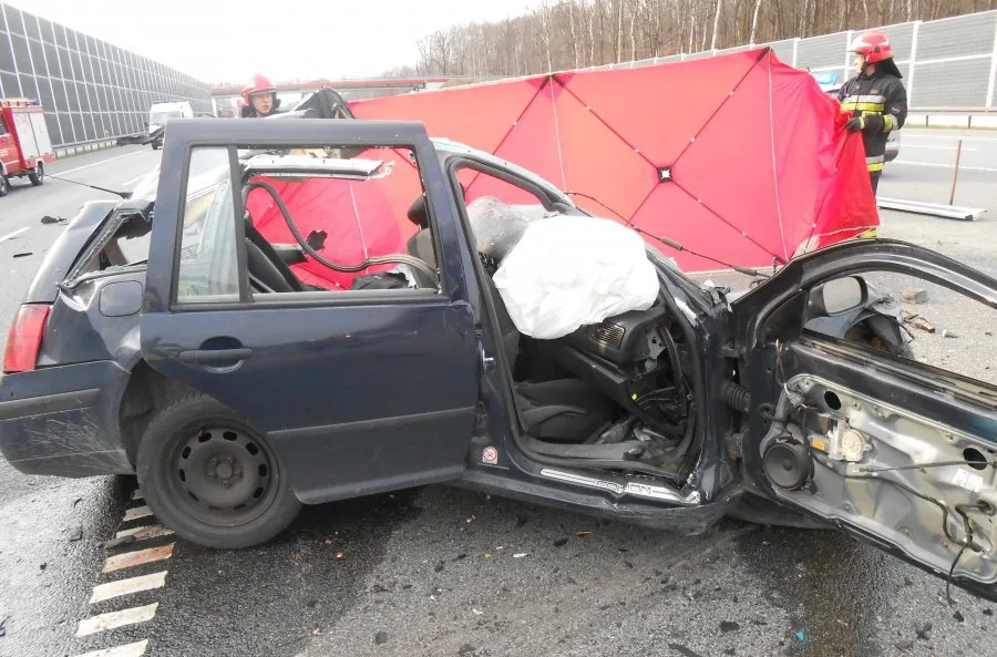 7652846-wypadek-na-autostradzie-a1.jpg