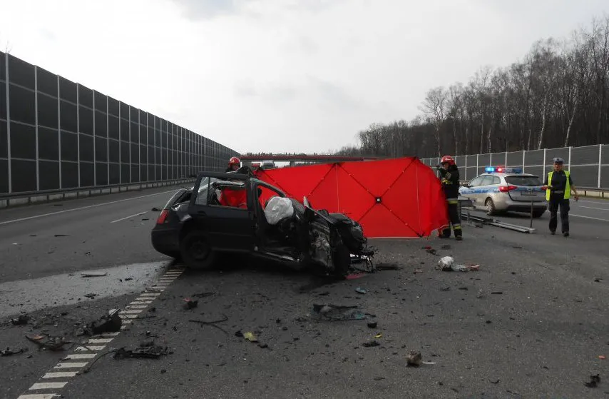 7653243-wypadek-na-autostradzie-a1.jpg