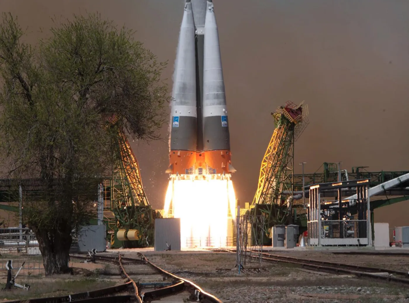 Start z kosmodromu Bajkonur
