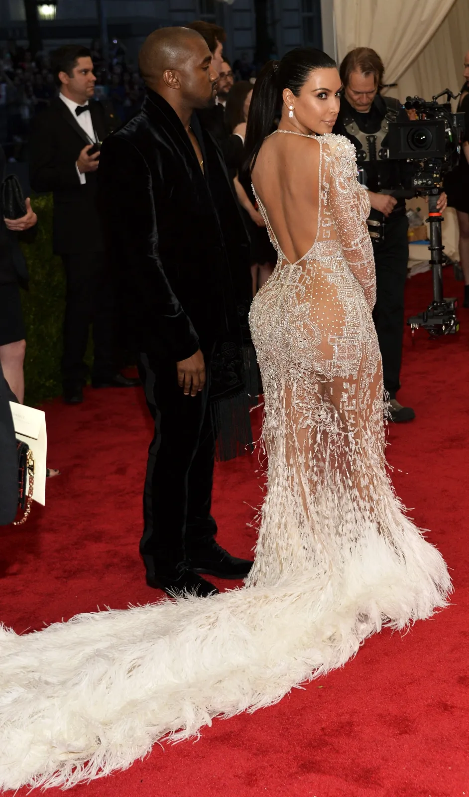 7734324-kanye-west-i-kim-kardashian.jpg