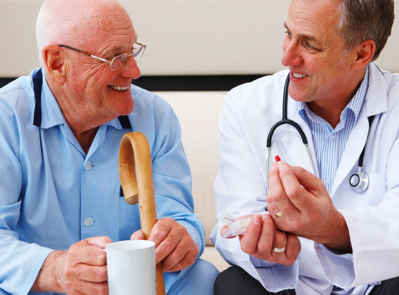 doktor pacjent senior szpital