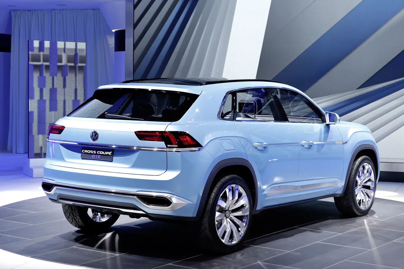 7297625-volkswagen-cross-coupe-gte.jpg