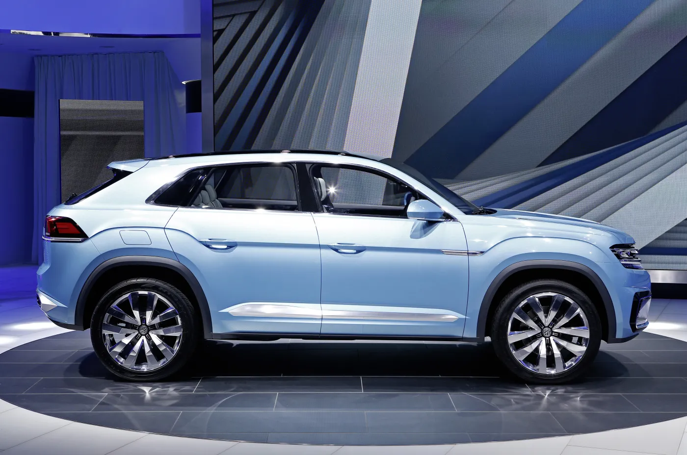 7297654-volkswagen-cross-coupe-gte.jpg