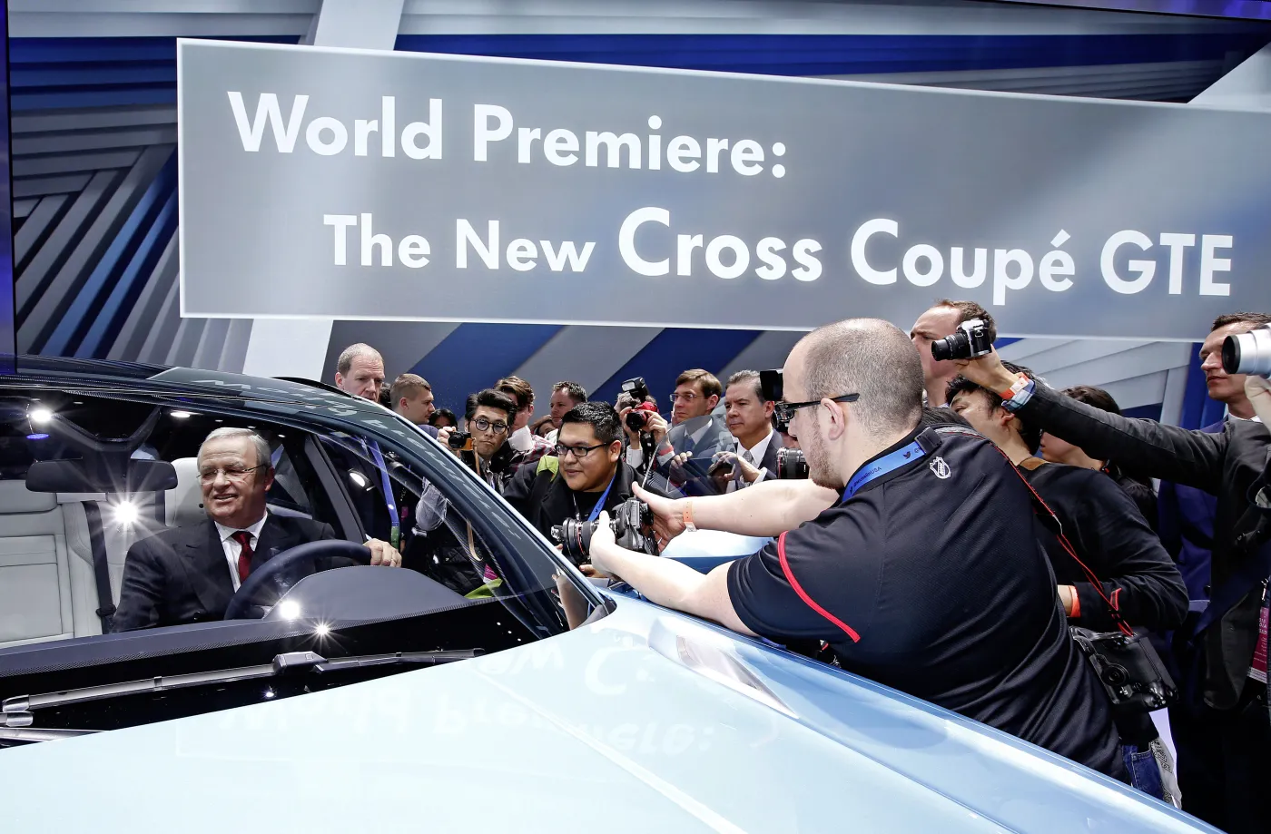 7297799-volkswagen-cross-coupe-gte.jpg