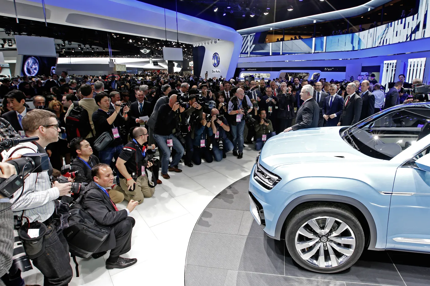7297828-volkswagen-cross-coupe-gte.jpg