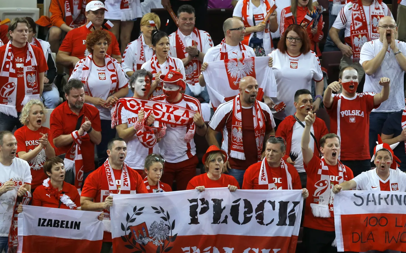 7310903-kibice-na-mundialu-w-katarze.jpg