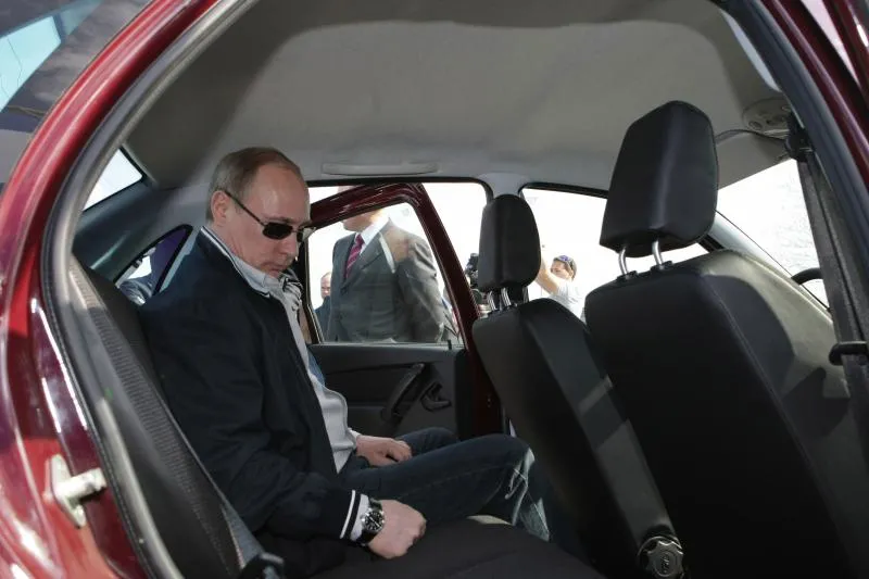 Nowa łada ze wsparciem Putina. To będzie pierwsza rosyjska hybryda. ZDJĘCIA i WIDEO