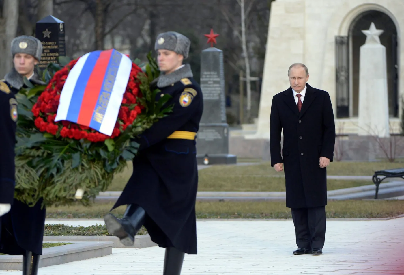 Władimir Putin na cmentarzu w Budapeszcie