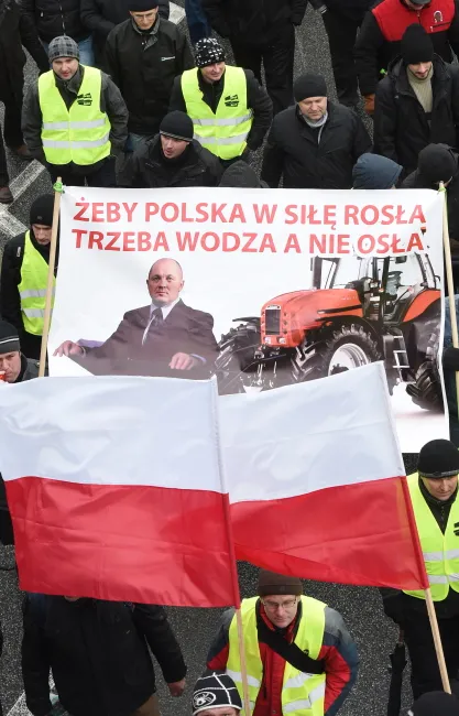 7445625-rolniczy-protest-w-warszawie.jpg