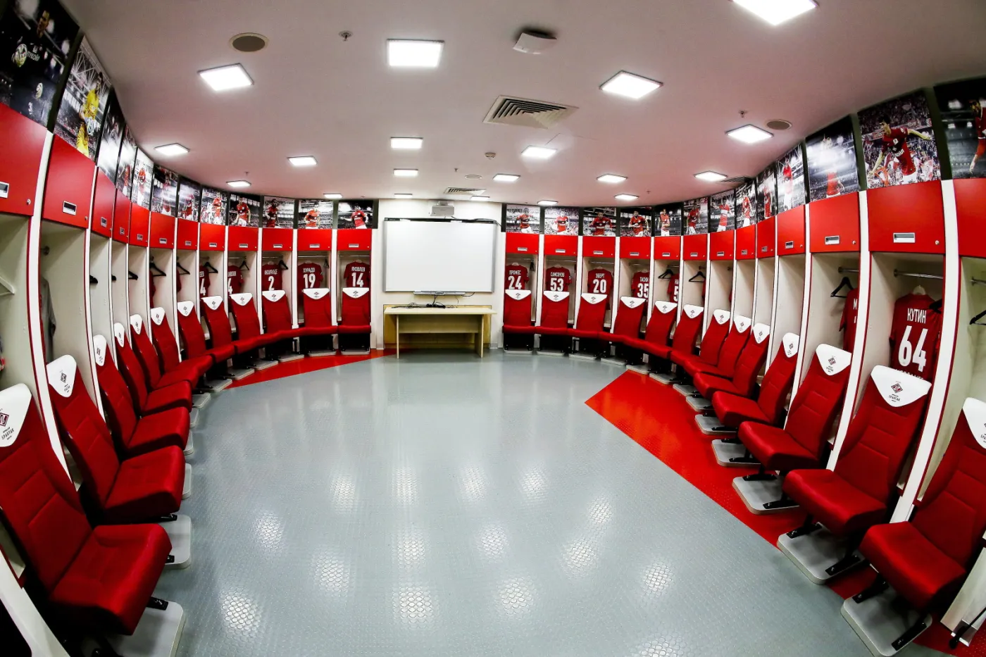7978825-szatnia-na-stadionie-spartaka.jpg
