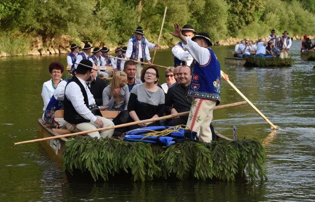 Spływ Dunajcem Ewy Kopacz. Internauci kpią z premier