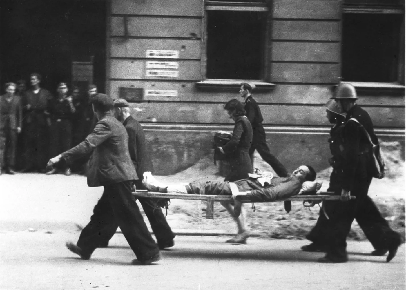 5473555-powstanie-warszawskie-1944.jpg