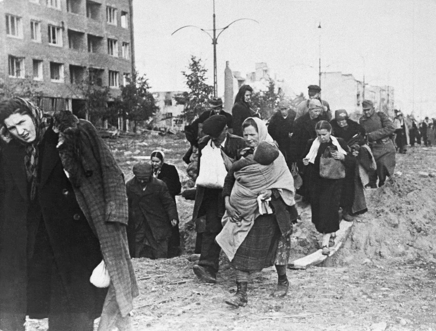 5473758-powstanie-warszawskie-1944.jpg