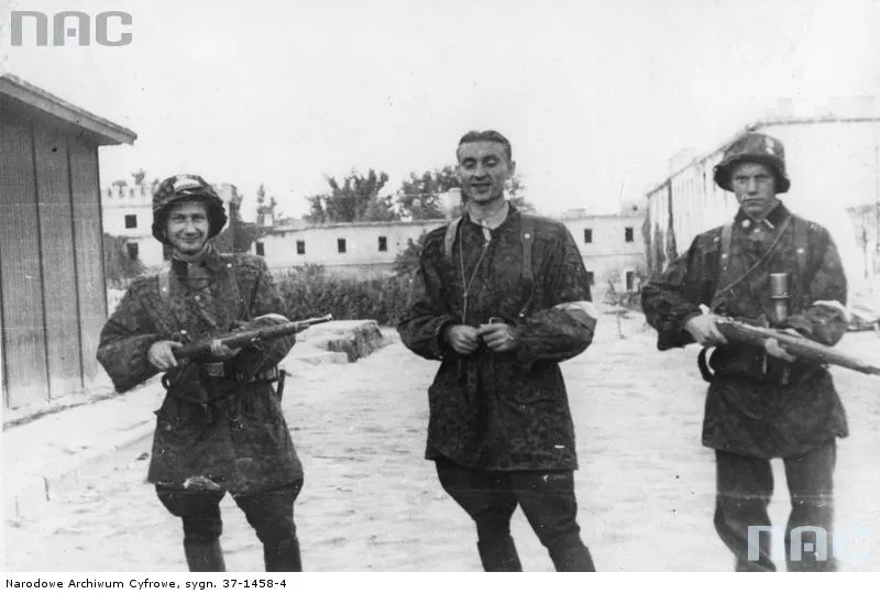 5473067-powstanie-warszawskie-1944.jpg