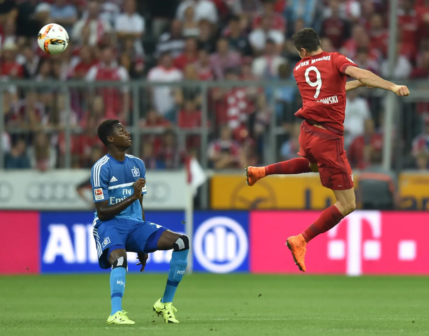 Robert Lewandowski (z prawej)
