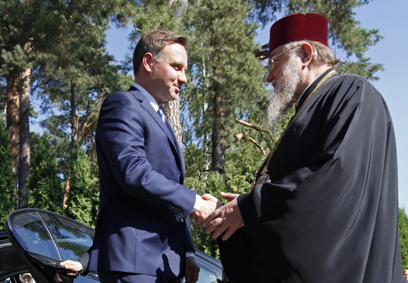 Pielgrzymi idący na klęczkach, śpiewy i prezydent Duda. Mistyczne święto na Świętej Górze Grabarce. ZDJĘCIA