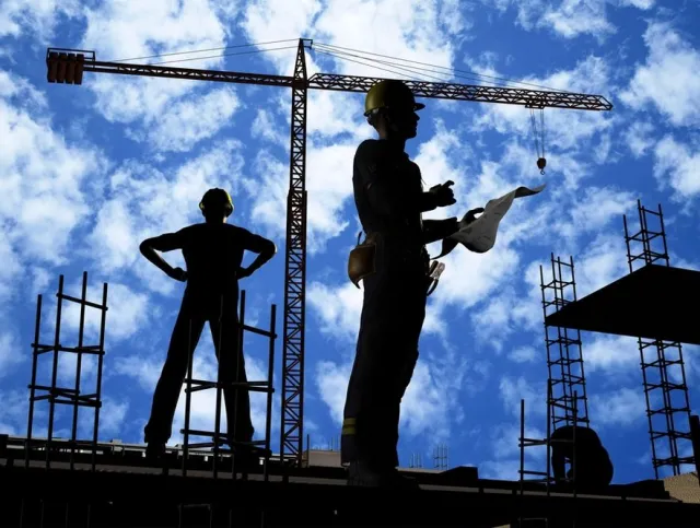 Jak nie dostałem pracy na żurawiu, czyli pośredniak w oparach absurdu