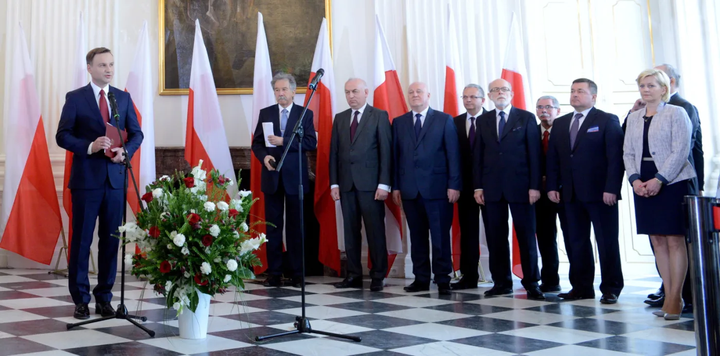 7825435-andrzej-duda-oraz-czlonkowie.jpg