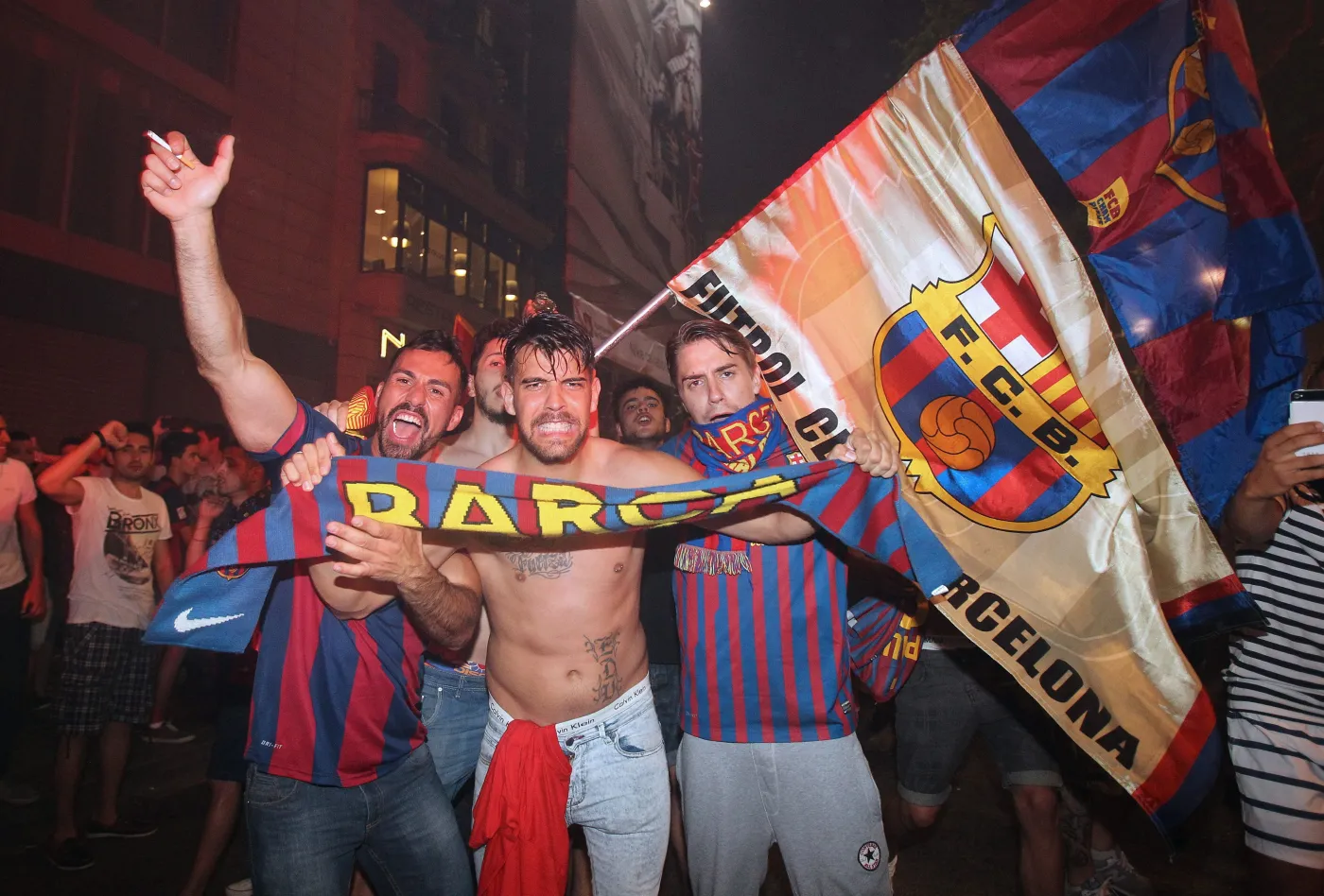 7847657-tak-barcelona-cieszyla-sie-z.jpg