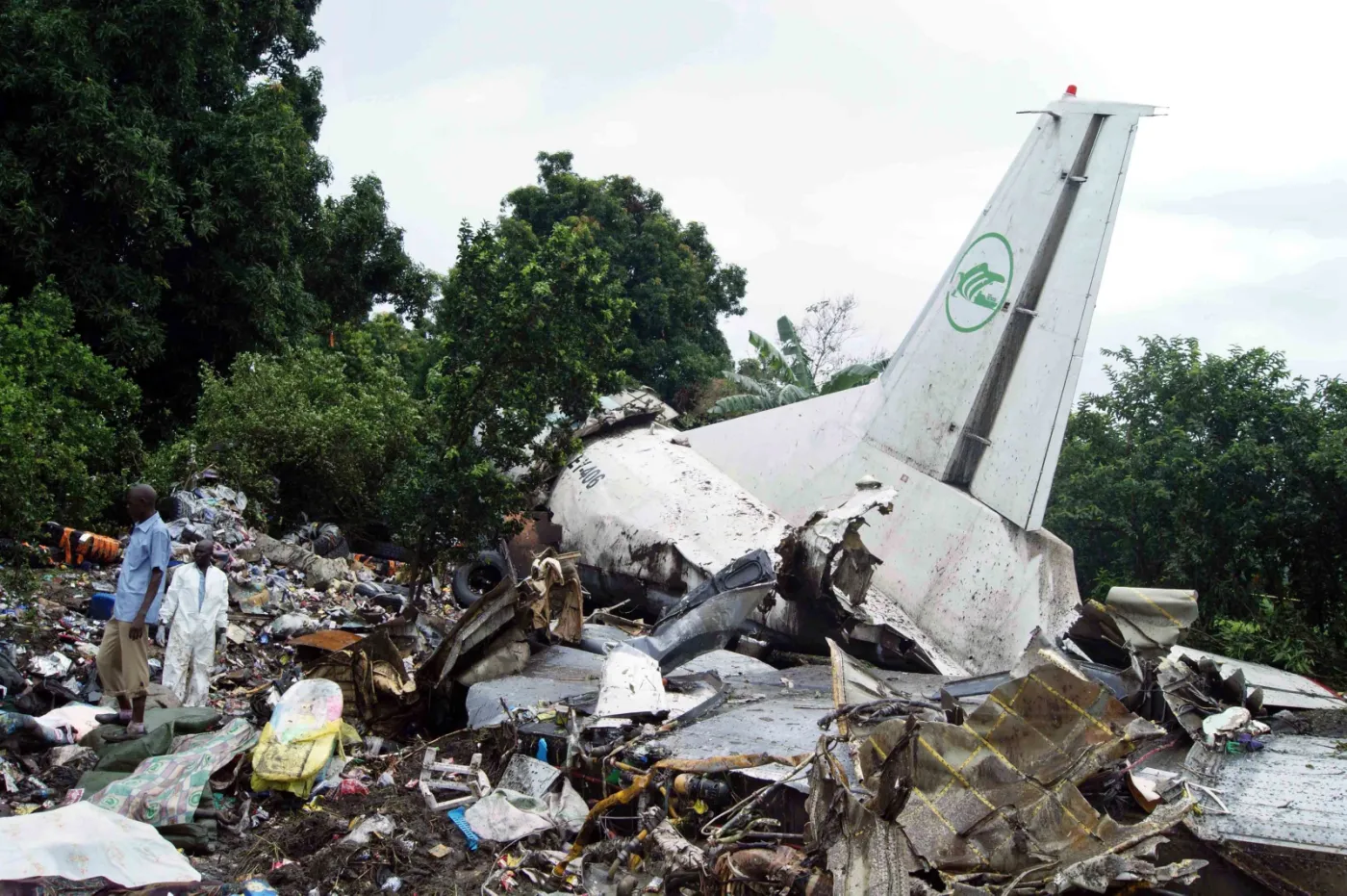 Szczątki samolotu An-12, który rozbił się w Sudanie Południowym