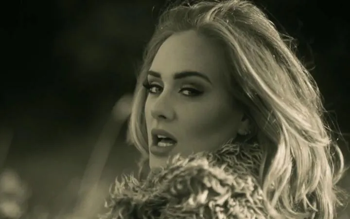kadr z teledysku Adele "Hello"