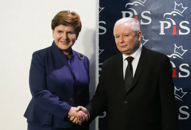 Niemcy o rządzie PiS: Umiarkowana Szydło i hardlinerzy