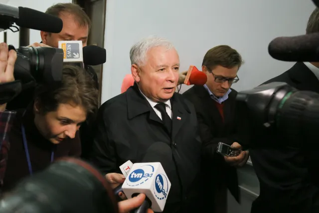 Andrzej Duda na mszy smoleńskiej. Kaczyński apeluje o krzyż na terenie Pałacu Prezydenckiego