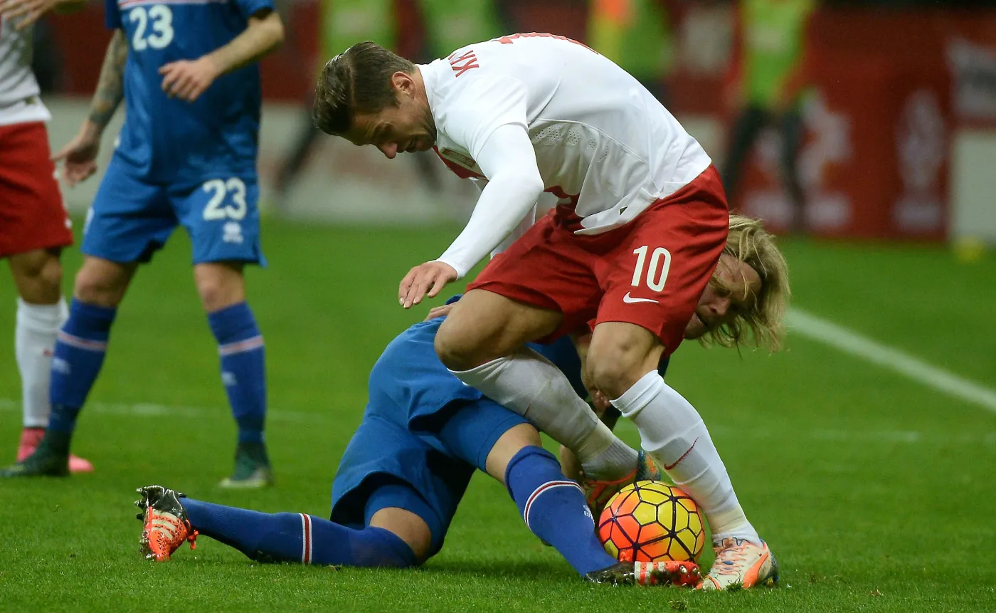 8418159-grzegorz-krychowiak-z-przodu.jpg