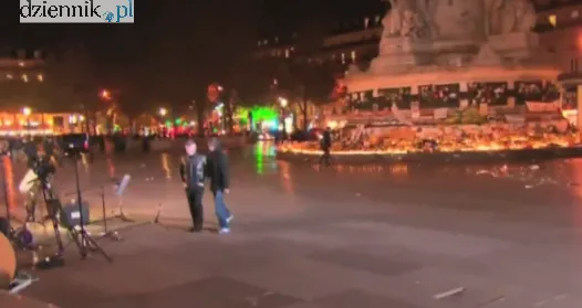 Panika na Placu Republiki. To strzały? Tłum błyskawicznie zniknął. WIDEO