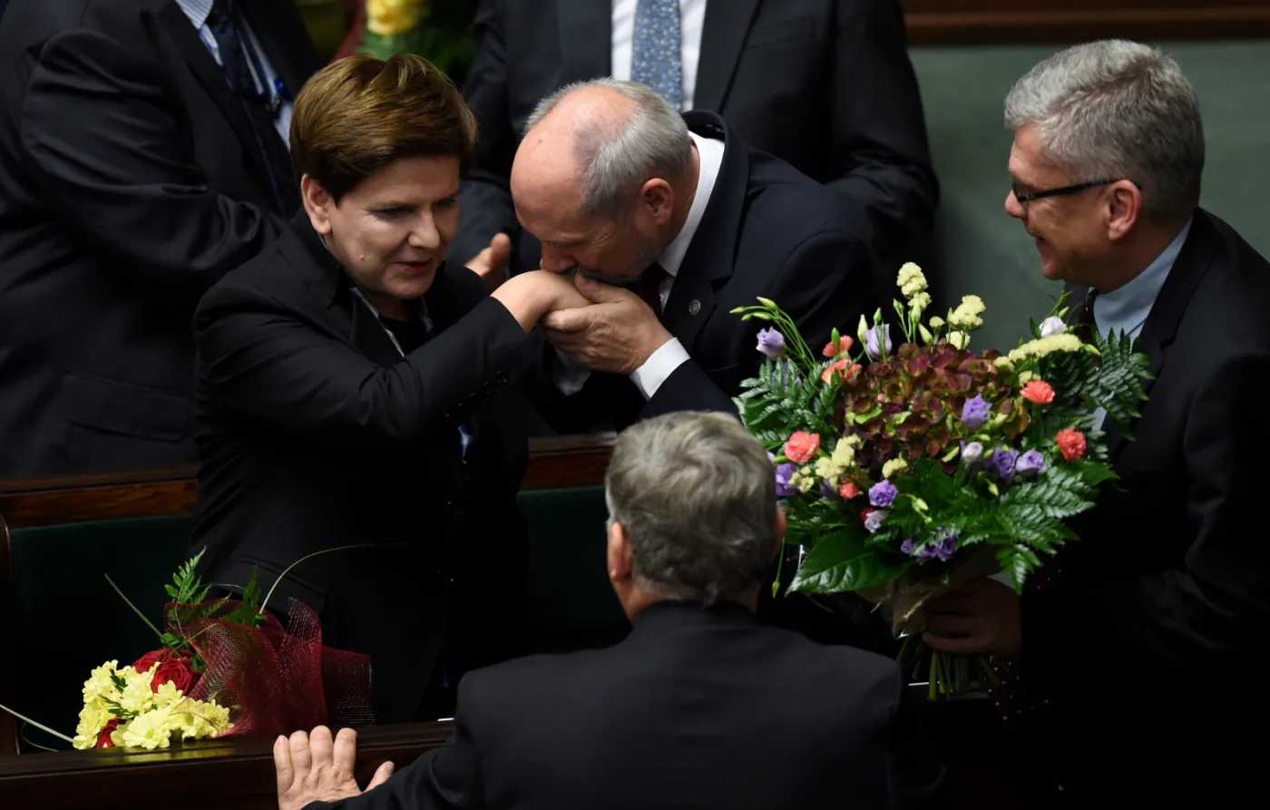 Sejm bezwzględną większością głosów przegłosował wotum zaufania dla rządu Beaty Szydło