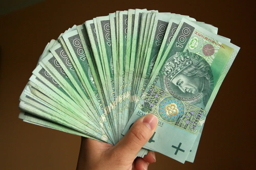 pieniądze banknoty złoty 100 złotych