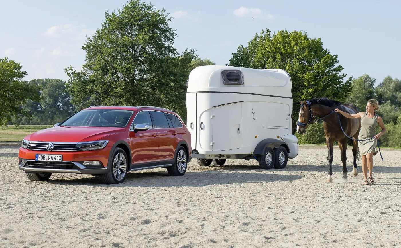 8510333-volkswagen-passat-alltrack.jpg