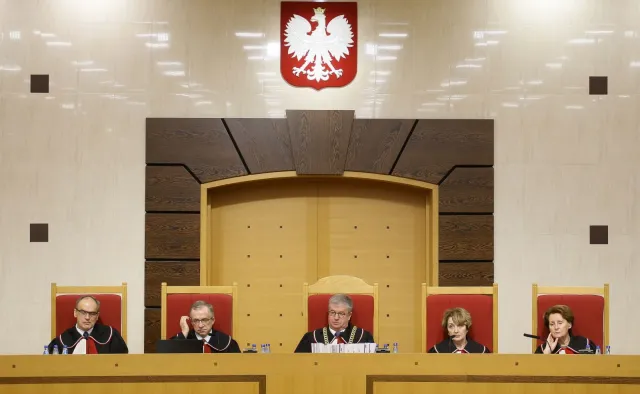"Niezgodny, niezgodny...". Wyrok Trybunału Konstytucyjnego ws. nowelizacji ustawy o TK autorstwa PiS
