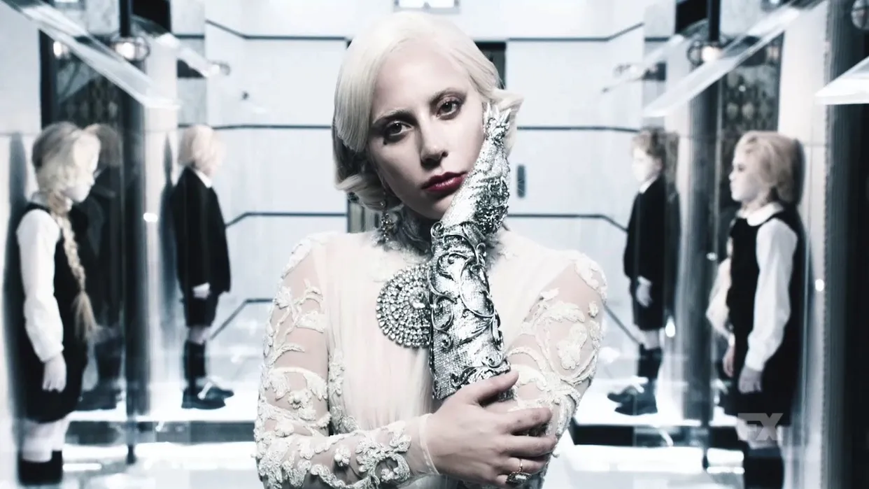 8526733-american-horror-story-hotel.jpg