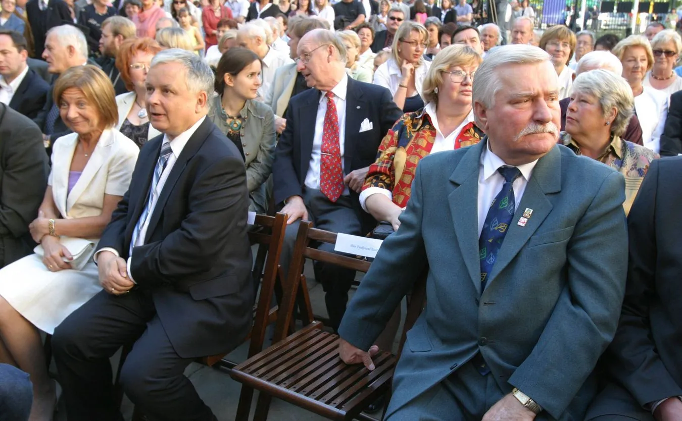 Lech Kaczyński z małżonką i Lech Wałęsa