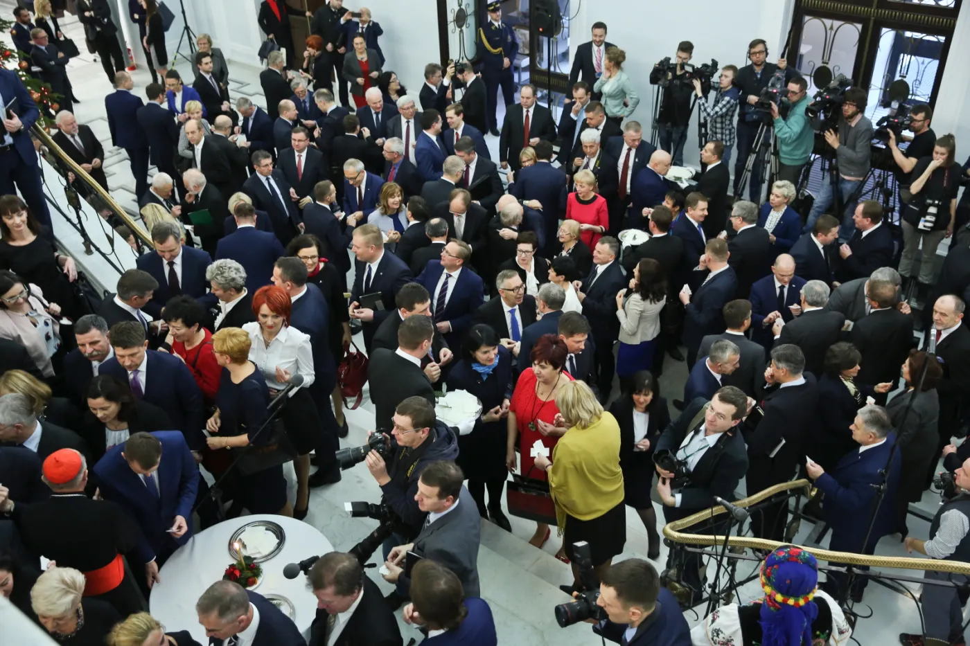 Szydło złożyła życzenia Petru. Opłatek w Sejmie na ZDJĘCIACH