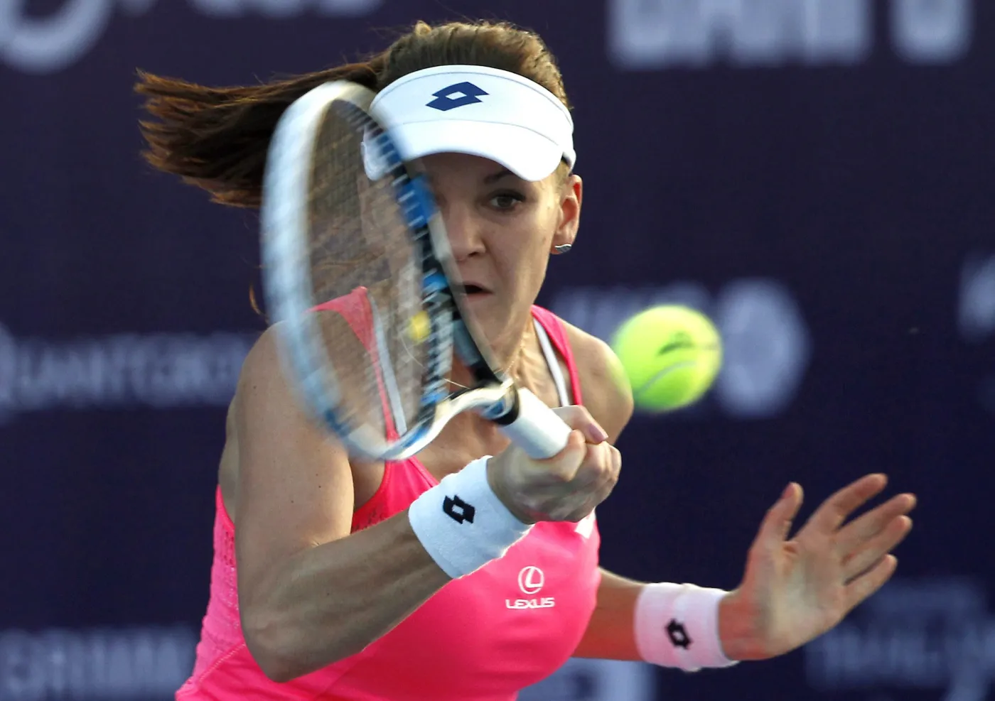 Agnieszka Radwańska pokonała Angelique Kerber 6:4, 6:3 w meczu pokazowym World Tennis Thailand Championship 