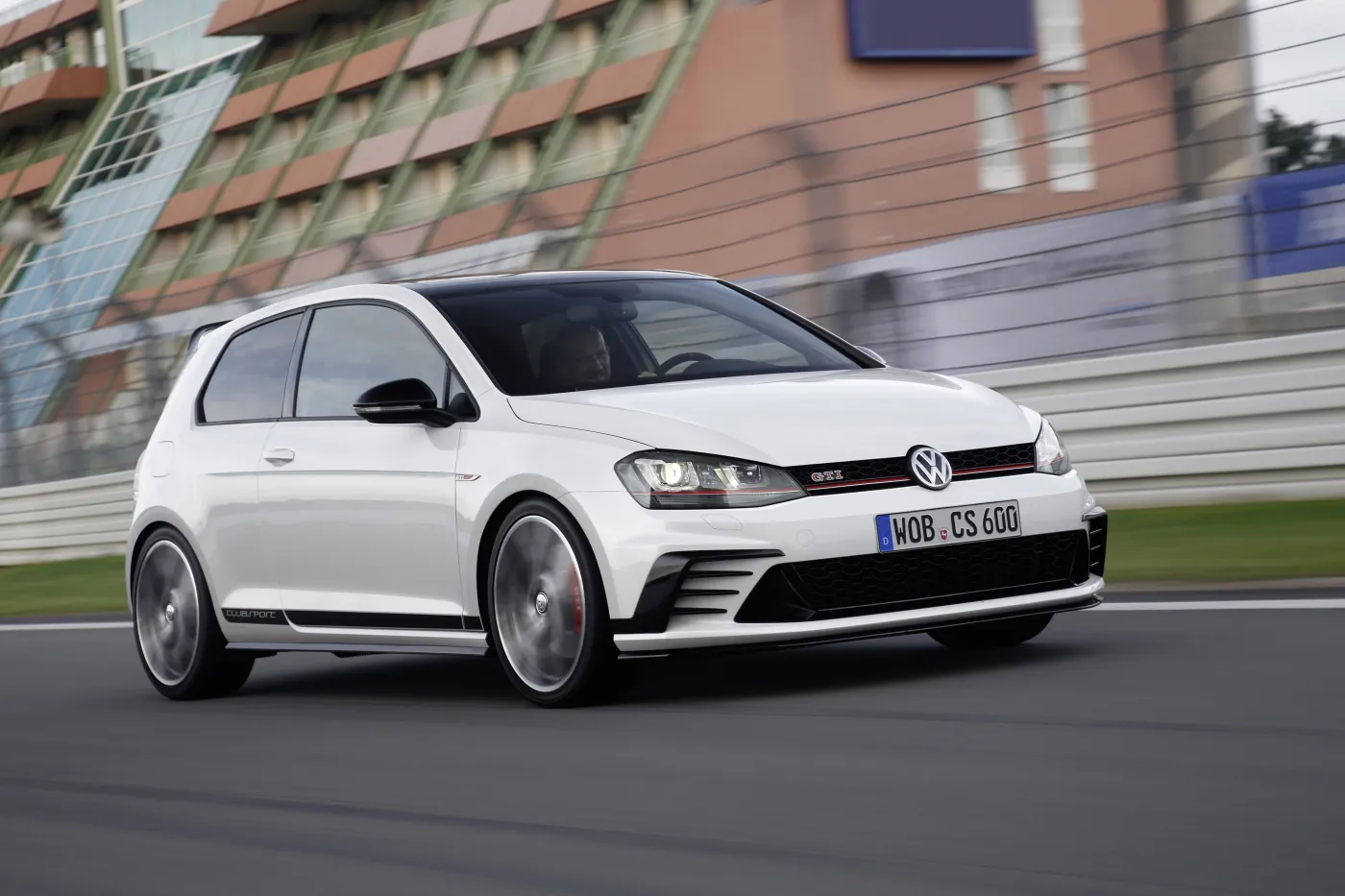 8194315-volkswagen-golf-gti-clubsport.jpg