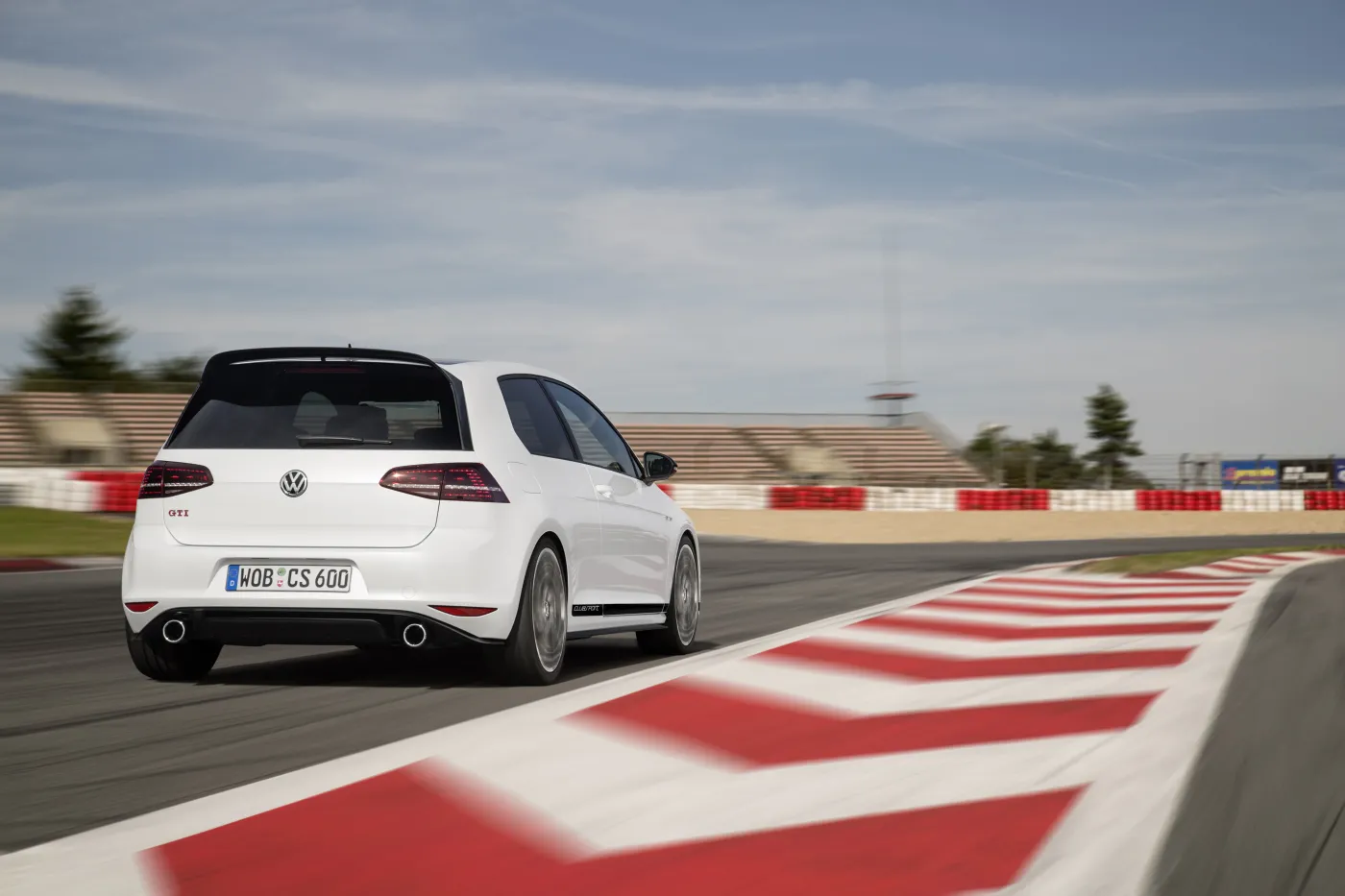 8194346-volkswagen-golf-gti-clubsport.jpg