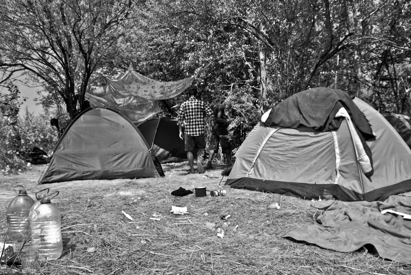 8327054-uchodzcy-w-suboticy-serbia.jpg