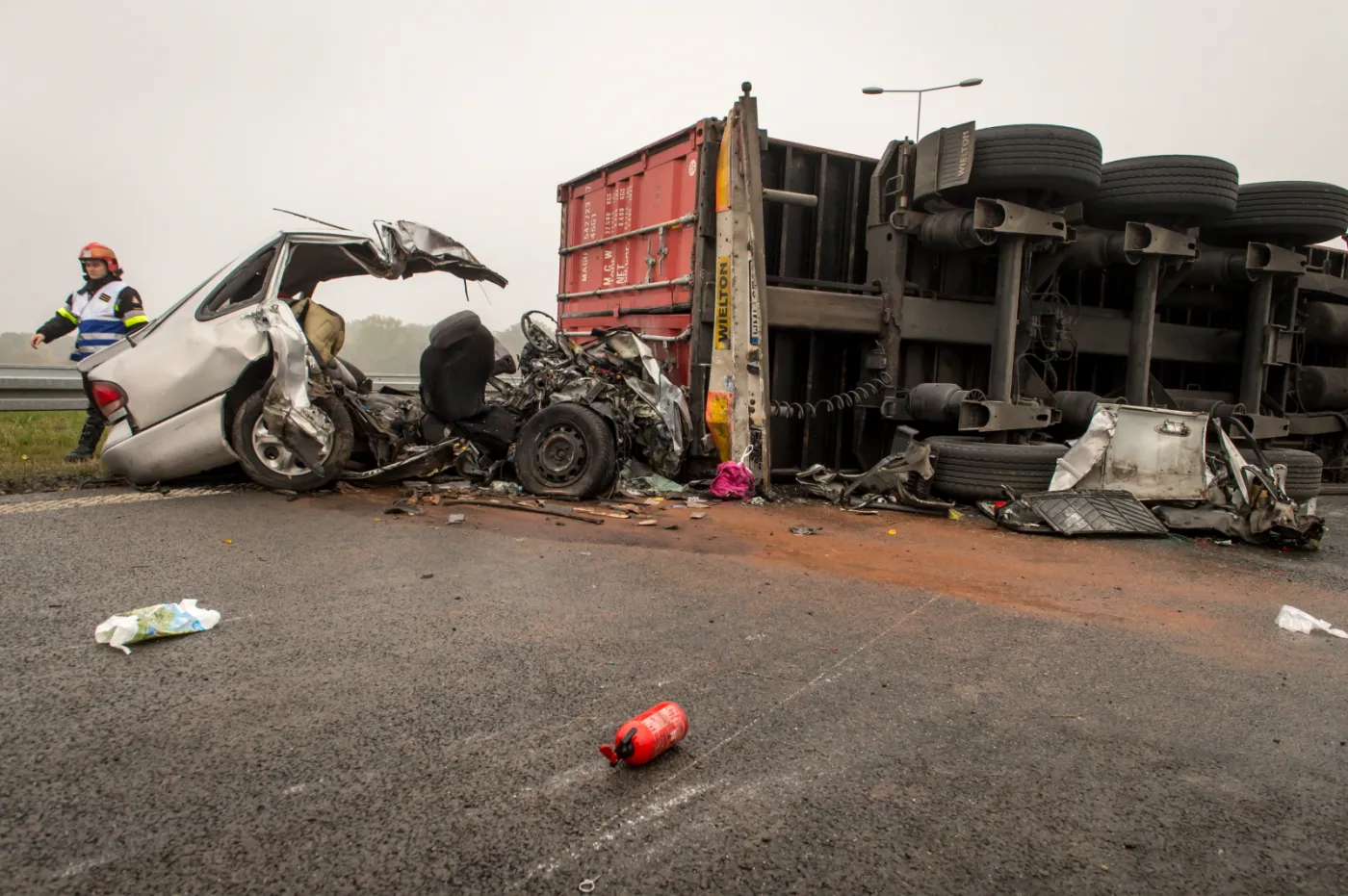 8342075-wypadek-na-autostradzie-a1.jpg