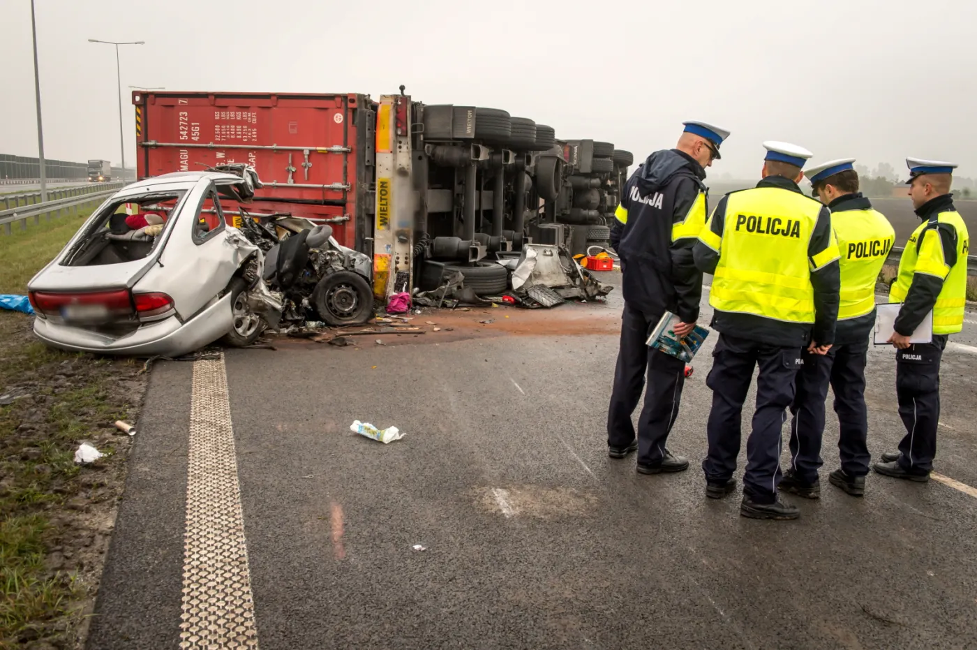 8342298-wypadek-na-autostradzie-a1.jpg