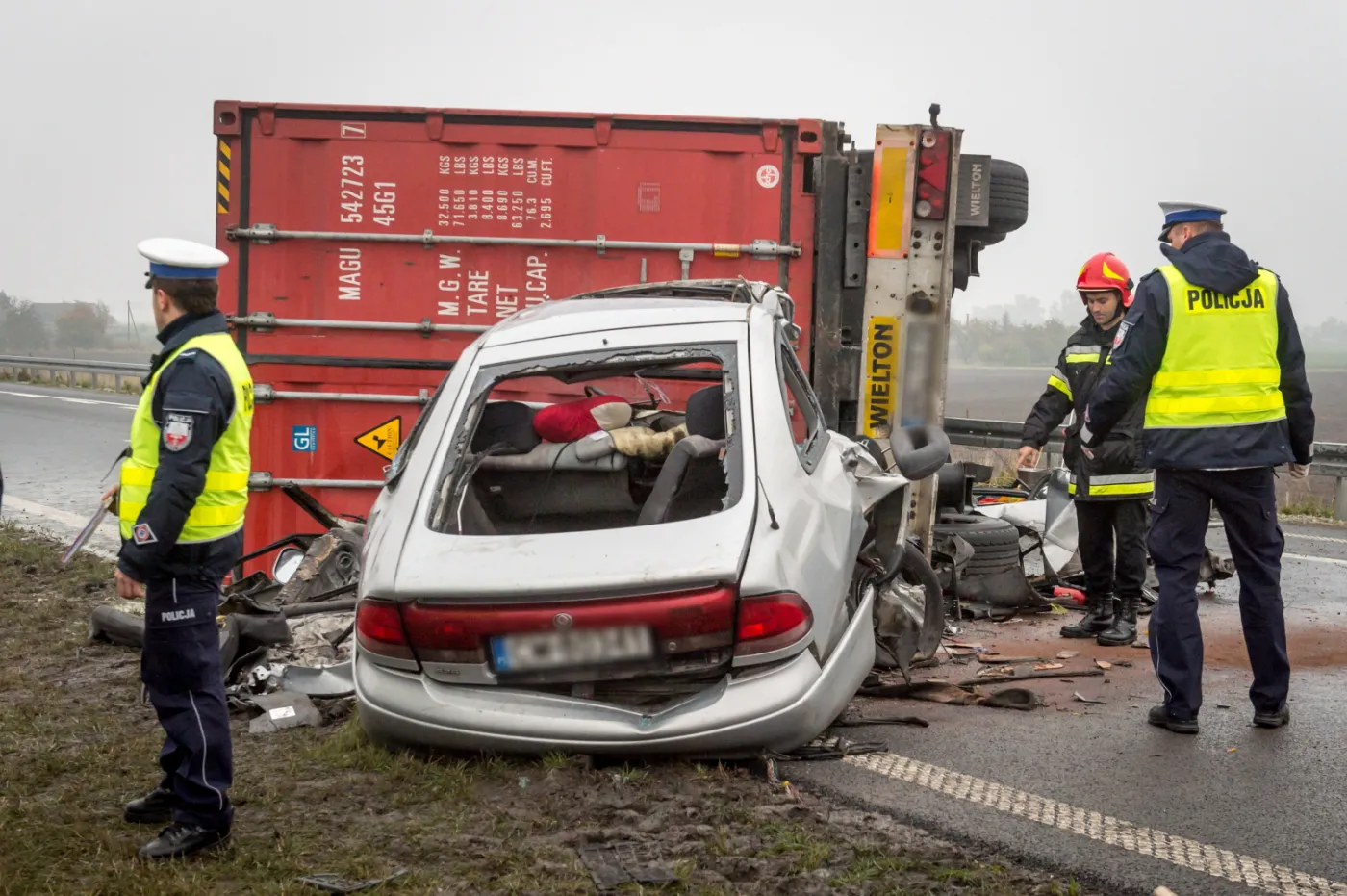 8342362-wypadek-na-autostradzie-a1.jpg