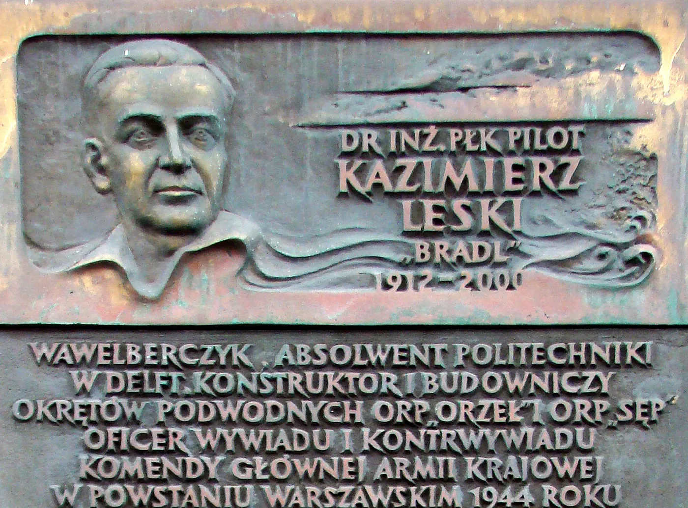 Płyta pamiątkowa poświęcona Kazimierzowi Leskiemu