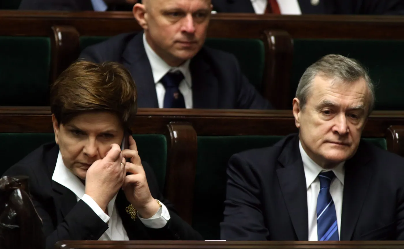 Premier Beata Szydło, minister finansów Paweł Szałamacha oraz wicepremier i minister kultury Piotr Gliński