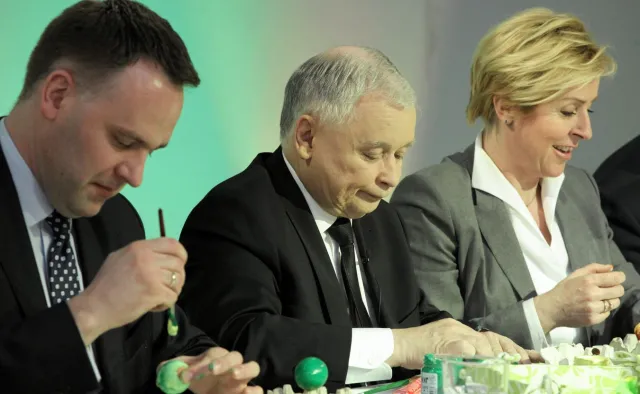 "Newsweek": Ochroniarz szefa PiS, tata doradcy premier Szydło i syn europosła z nowymi posadami