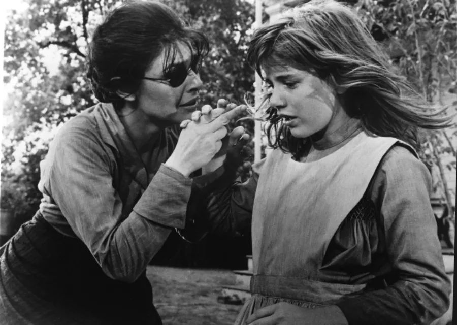 Patty Duke i Anne Bancroft w filmie "Cudotwórczyni"