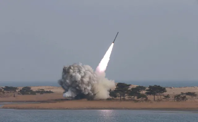 Korea Północna prowokuje świat. Reżim przetestował rakietę krótkiego zasięgu