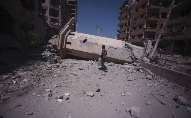 Syryjskie lotnictwo bombarduje okolice Damaszku. Francja: To naruszenie rozejmu